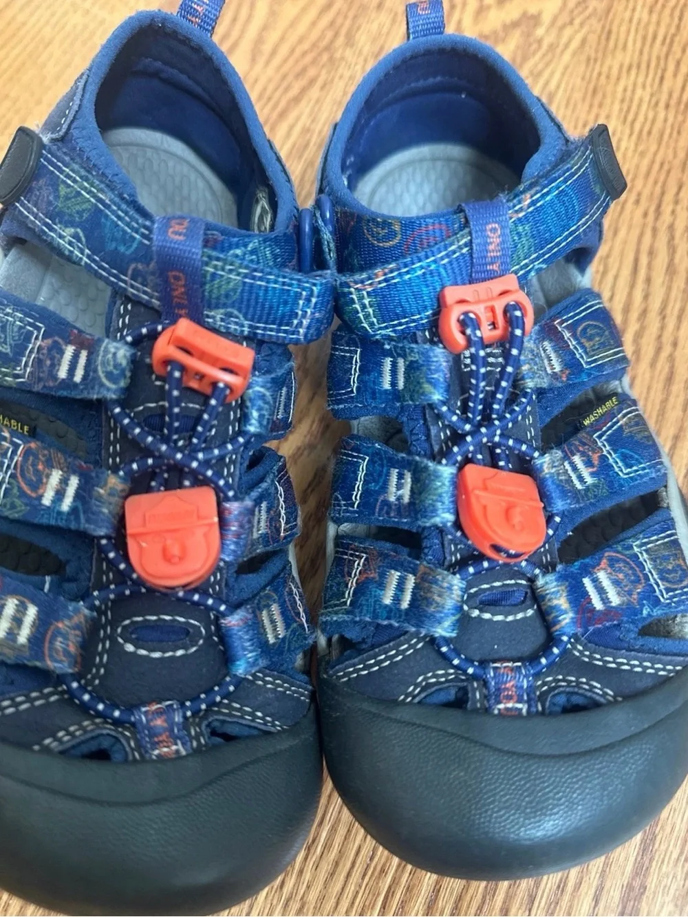 KEEN Newport Sandals Boys Size 2 Smokey the Bear